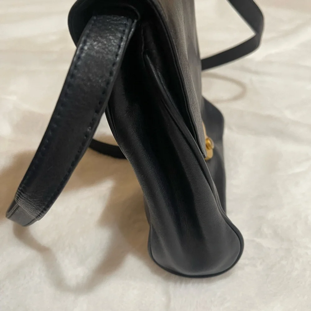 Vintage America Black Crossbody Bag - Picture 5 of 14